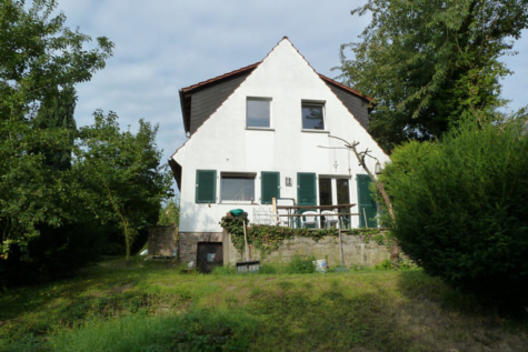 Kleines Haus, großer Garten in schöner Ortsrandlage, 65366 Geisenheim, Einfamilienhaus