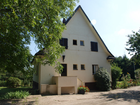 Landhaus auf 3.000 m² Grundstück + erhebliche weitere Flächen, 65396 Walluf, Einfamilienhaus