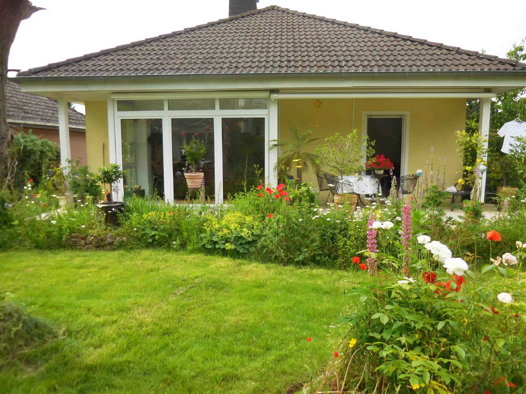 Top-Lage in Budenheim: Großes Einfamilienhaus mit Balkon, Terrasse und Garten - Bild18