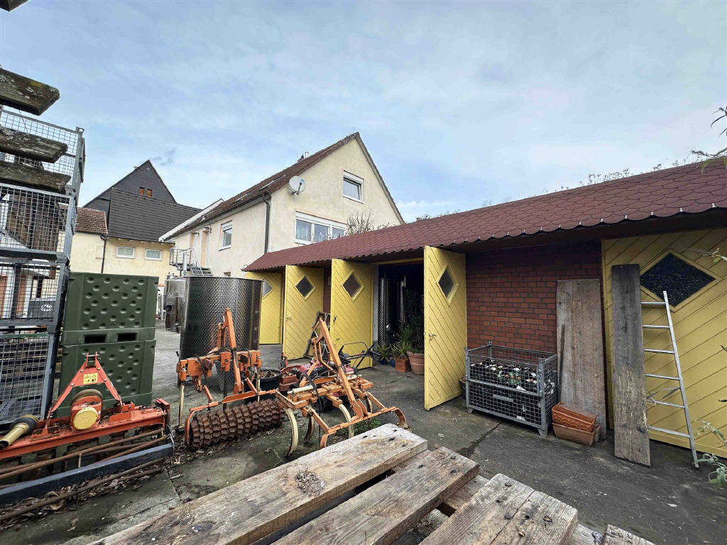 Schönes kleines Weingut in Oestrich-Winkel: Wohnhaus mit Probierstube, Einliegerwohnung und idyllischem Hof - Bild19