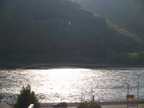 b Das Rhein-Gold zu Füssen!!! Großes Haus mit 3 Wohn-Etagen und unglaublichem Rheinblick, 65385 Rüdesheim am Rhein, Mehrfamilienhaus