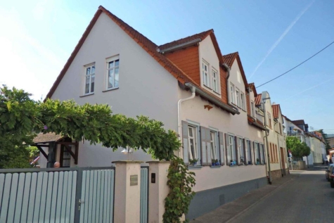 Großes ruhig gelegenes Haus mit ELW in Oestrich, 65375 Oestrich-Winkel, Einfamilienhaus