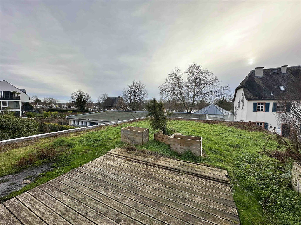 Schönes kleines Weingut in Oestrich-Winkel: Wohnhaus mit Probierstube, Einliegerwohnung und idyllischem Hof - Bild3