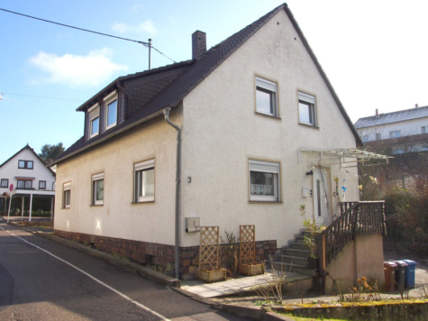 Großes freistehendes Haus mit weiter bebaubarem Grundstück, 65366 Geisenheim, Einfamilienhaus