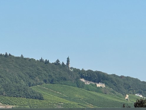 Großzügige Unternehmervilla mit schönem Fernblick in traumhafter Lage - Bild16