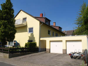 Super Kapitalanlage! Top 5-Familienhaus, 65329 Hohenstein, Mehrfamilienhaus