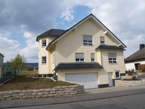 Niegel-nagel-neue Traumvilla mit Blick an Weinbergen, 65375 Oestrich-Winkel, Einfamilienhaus