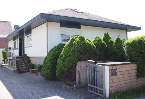 Lage, Lage, Lage! Freistehender Bungalow direkt an den Weinbergen in Oestrich-Winkel (Verkauft!), 65375 Oestrich-Winkel, Einfamilienhaus